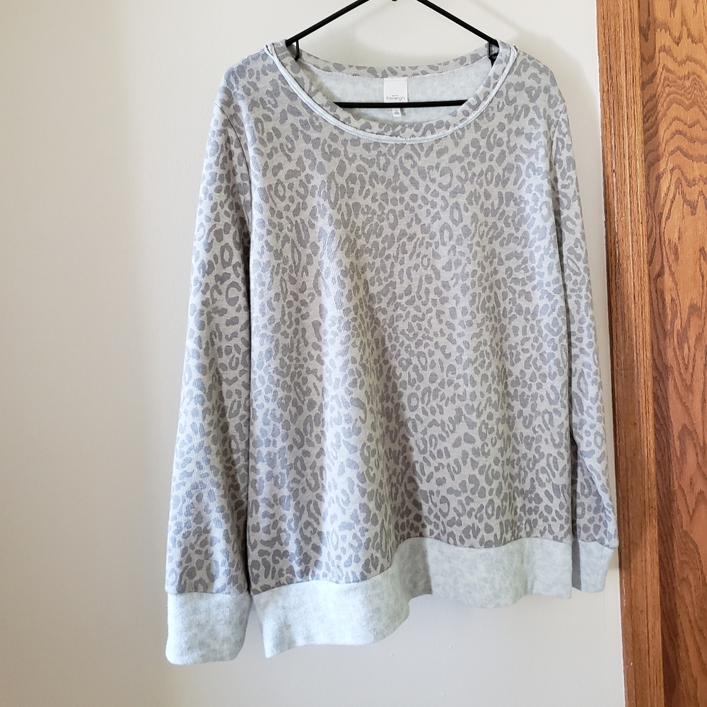 Kayleigh Carly cheetah knit top, NWOT